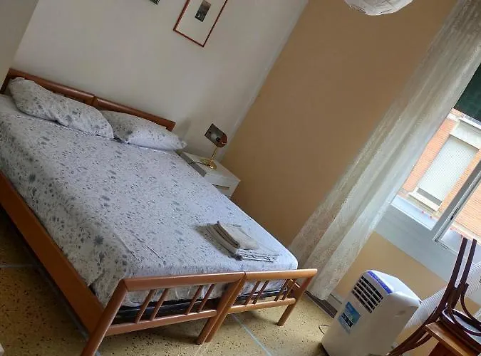 Otel Via Borgo Di San Pietro Bolonya