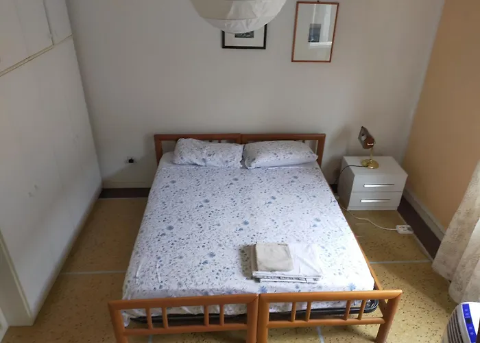 Otel Via Borgo Di San Pietro