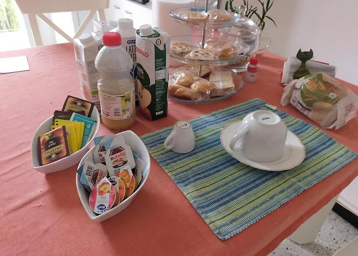 Via Borgo Di San Pietro بولونيا